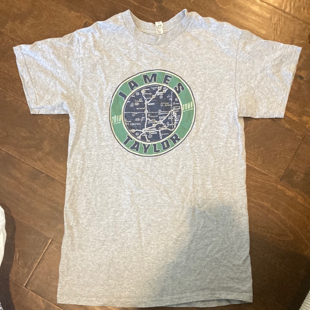 James Taylor concert tour tee size medium grey! Classic! 2018!